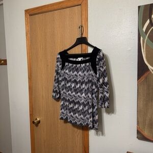 Dressbarn Large Black & White w/Geometric Print 3/4 Sleeve Blouse - EUC